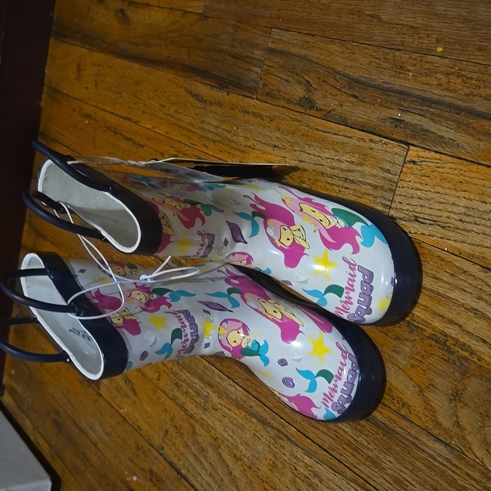 Mucky Wear Rainboots